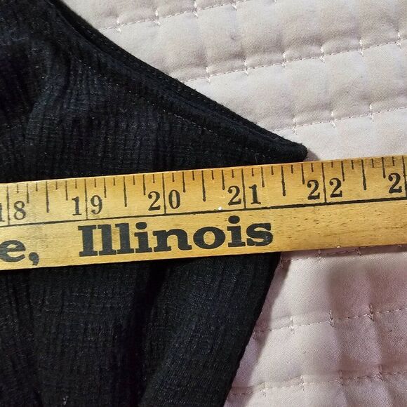 EUC UNIVERSAL THREAD GOODS BLACK SURPLICE TANK TOP SLEEVELESS SIZE LARGE - Picture 10 of 11